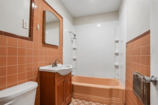 2525 51st Street, Des Moines, IA 50310