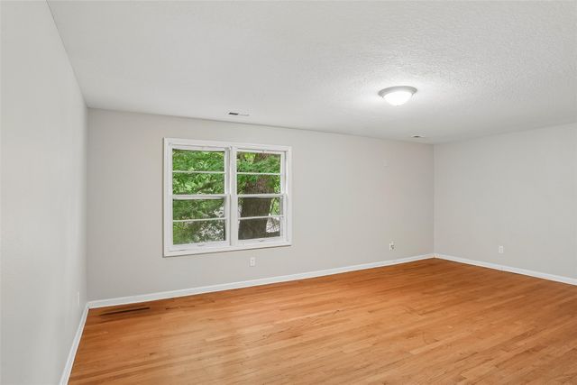 2525 51st Street, Des Moines, IA 50310