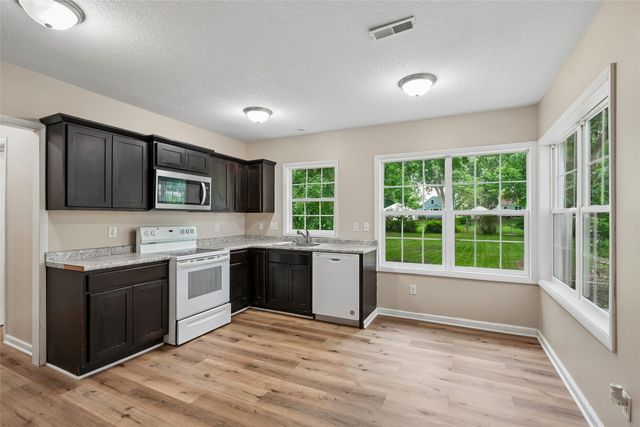 2525 51st Street, Des Moines, IA 50310