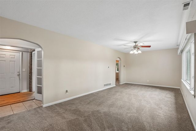 2525 51st Street, Des Moines, IA 50310