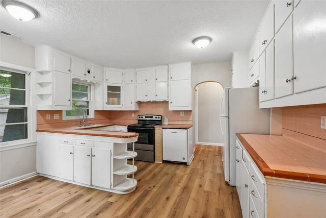 2525 51st Street, Des Moines, IA 50310