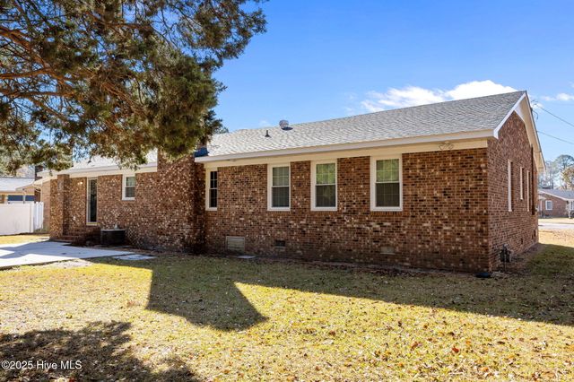 107 Templeton Drive, Greenville, NC 27858