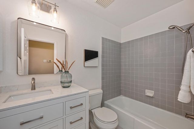 125 Taunton, Folsom, CA 95630