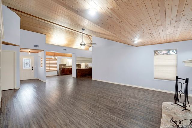 568 Firewheel, Bandera, TX 78003