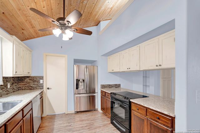 568 Firewheel, Bandera, TX 78003