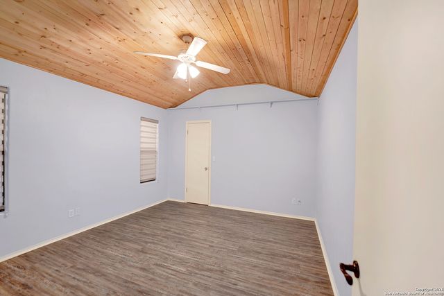 568 Firewheel, Bandera, TX 78003