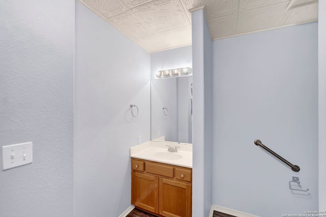 568 Firewheel, Bandera, TX 78003