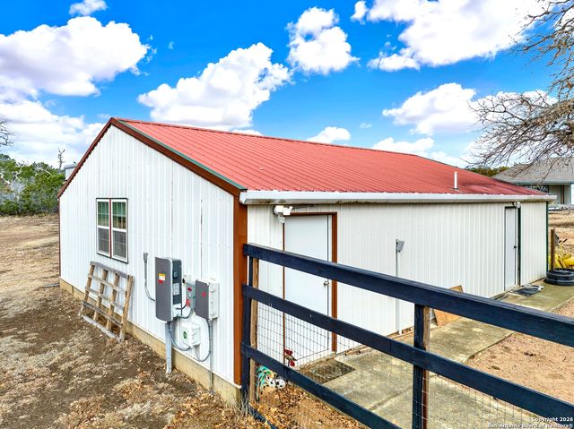 568 Firewheel, Bandera, TX 78003