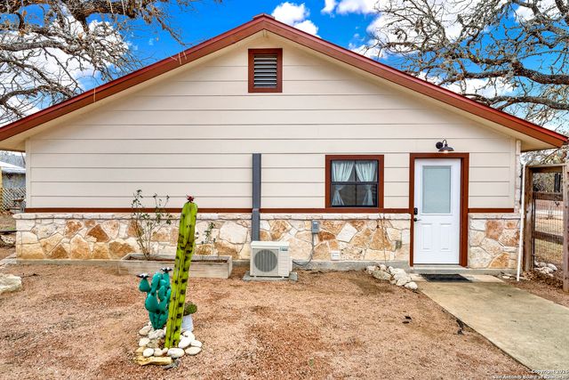 568 Firewheel, Bandera, TX 78003