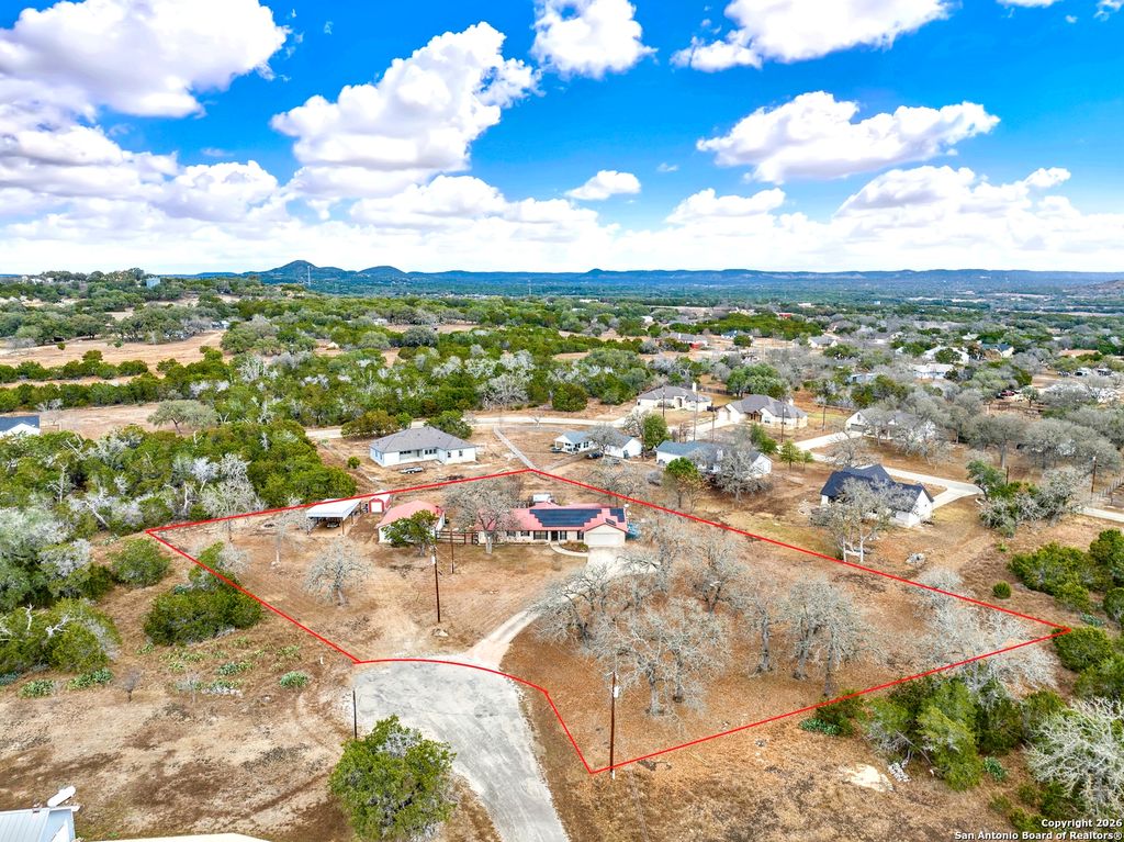 568 Firewheel, Bandera, TX 78003