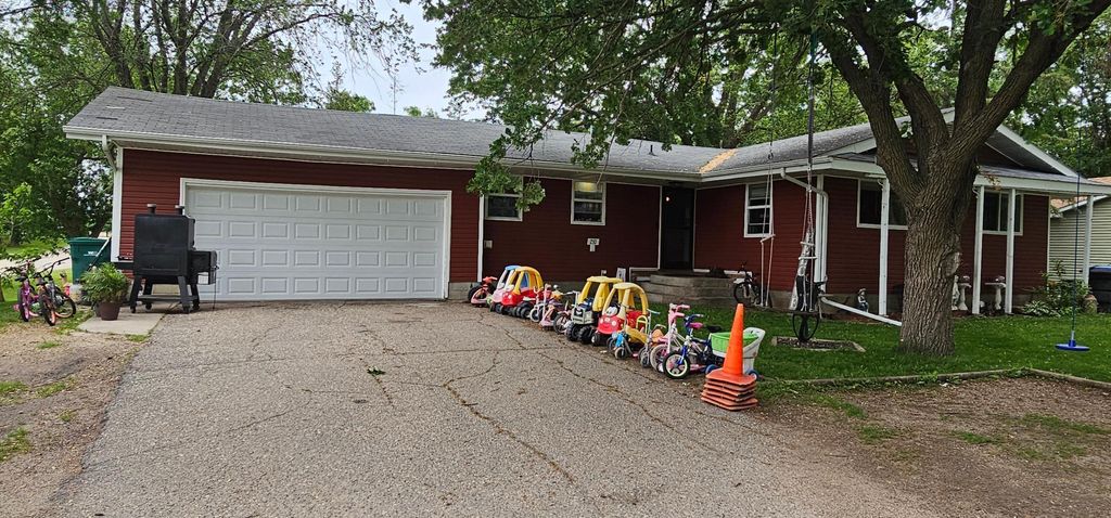210 East Street S, Underwood, MN 56586