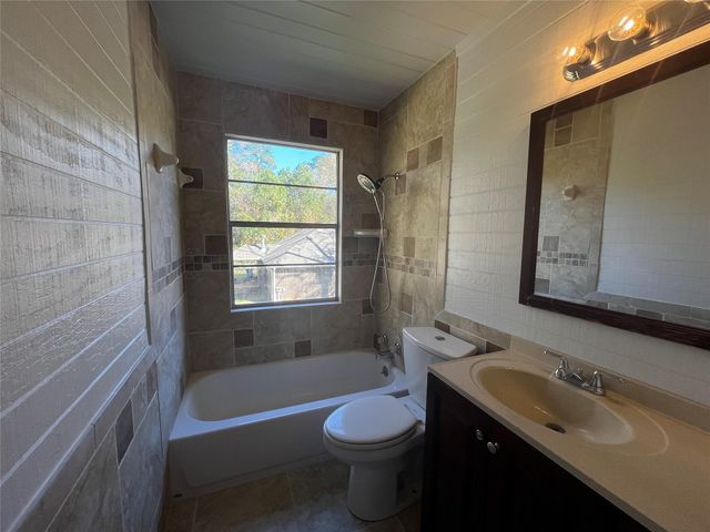 10435 Royal Magnolia Drive, Conroe, TX 77303