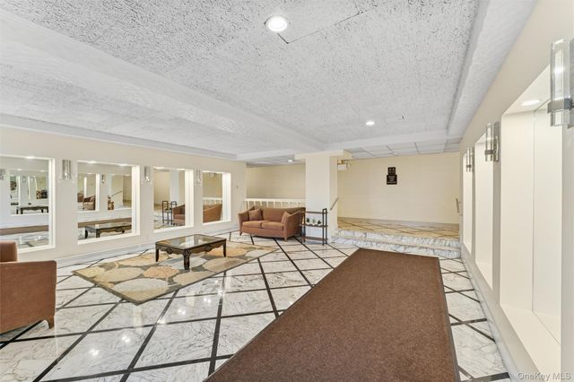 77 S Park Avenue C20, Rockville Centre, NY 11570