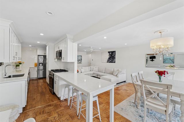 77 S Park Avenue C20, Rockville Centre, NY 11570
