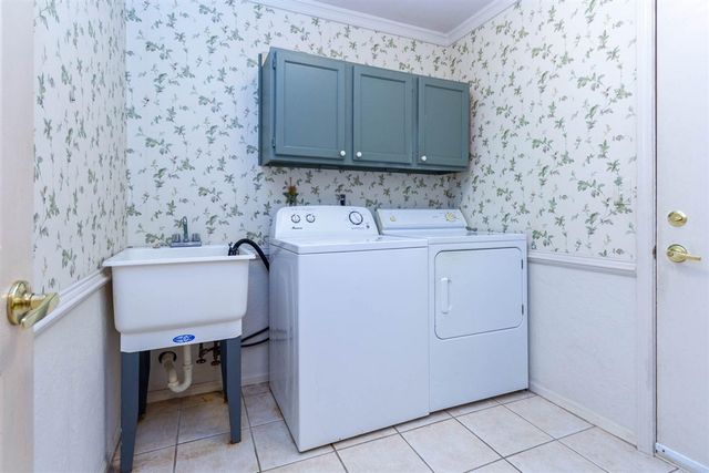 1978 Mayfair Drive, White Lake, MI 48383