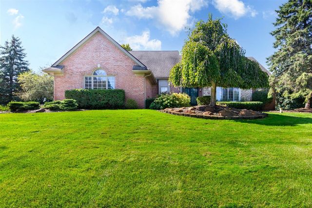 1978 Mayfair Drive, White Lake, MI 48383