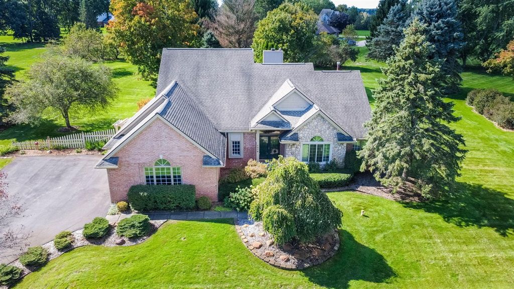 1978 Mayfair Drive, White Lake, MI 48383