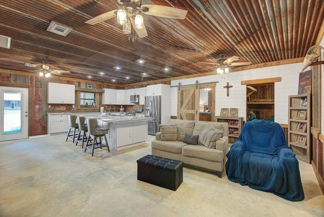 22546 Highway 321, Cleveland, TX 77327