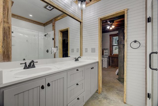 22546 Highway 321, Cleveland, TX 77327