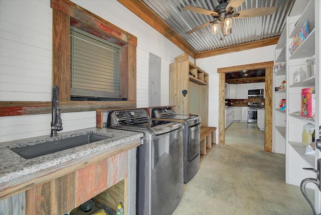 22546 Highway 321, Cleveland, TX 77327