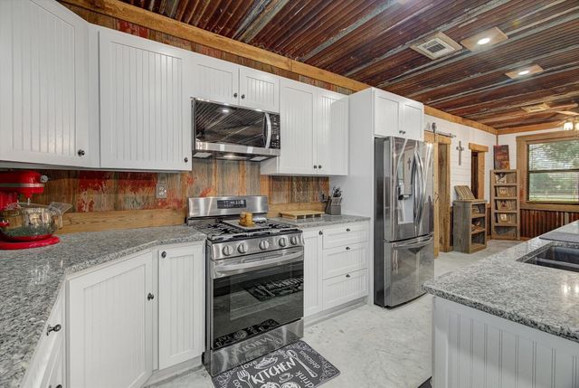 22546 Highway 321, Cleveland, TX 77327