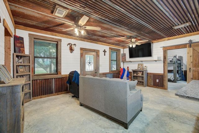 22546 Highway 321, Cleveland, TX 77327