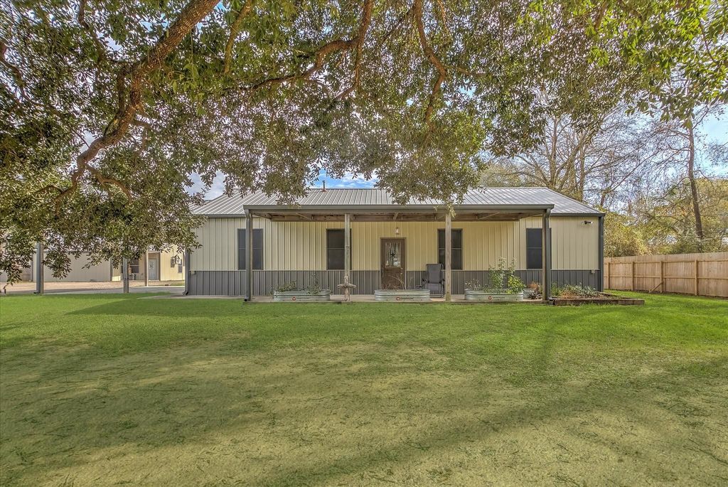 22546 Highway 321, Cleveland, TX 77327