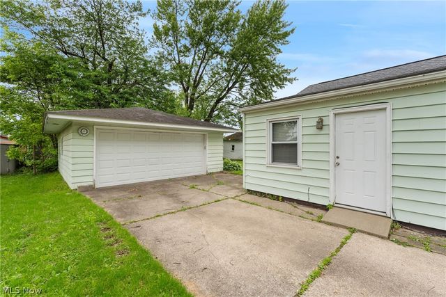 485 Grosvenor Avenue NW, Massillon, OH 44647
