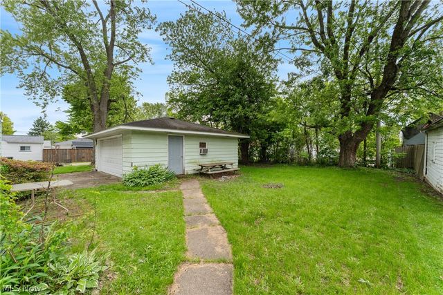 485 Grosvenor Avenue NW, Massillon, OH 44647
