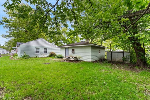 485 Grosvenor Avenue NW, Massillon, OH 44647