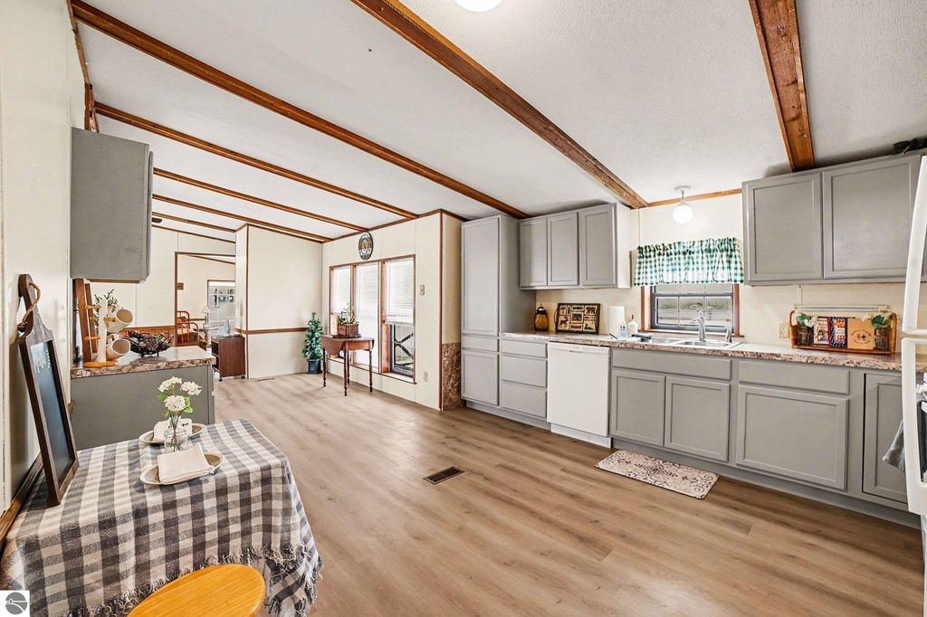 Image 10 of property listing at 1283 S Waldron Road, Crystal, MI 48818