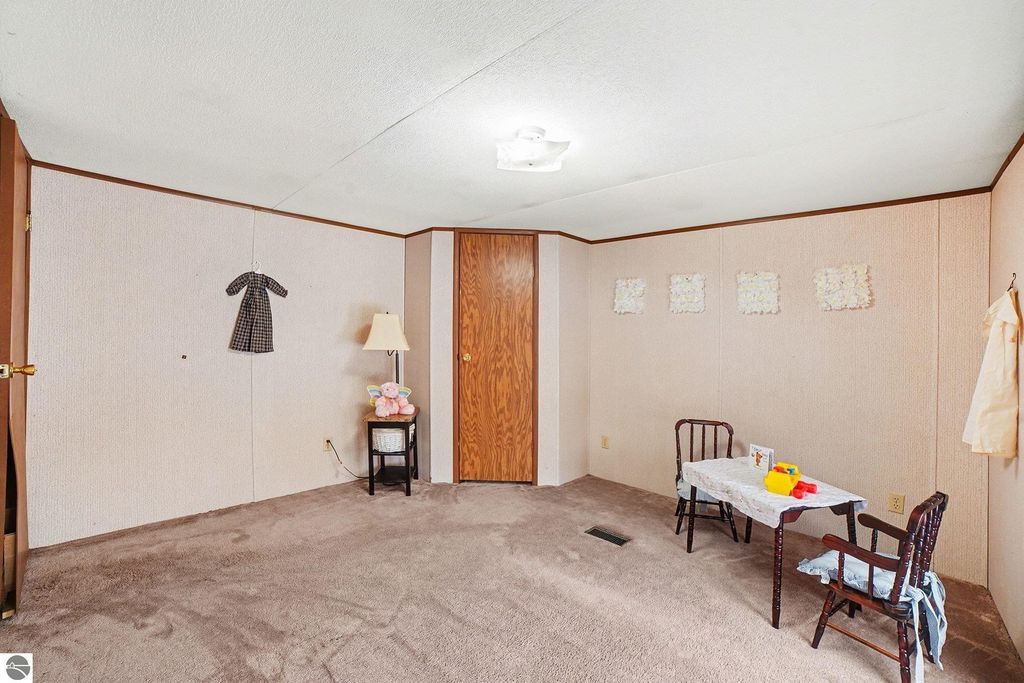 Image 21 of property listing at 1283 S Waldron Road, Crystal, MI 48818