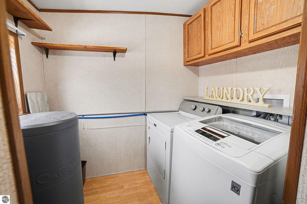 Image 22 of property listing at 1283 S Waldron Road, Crystal, MI 48818