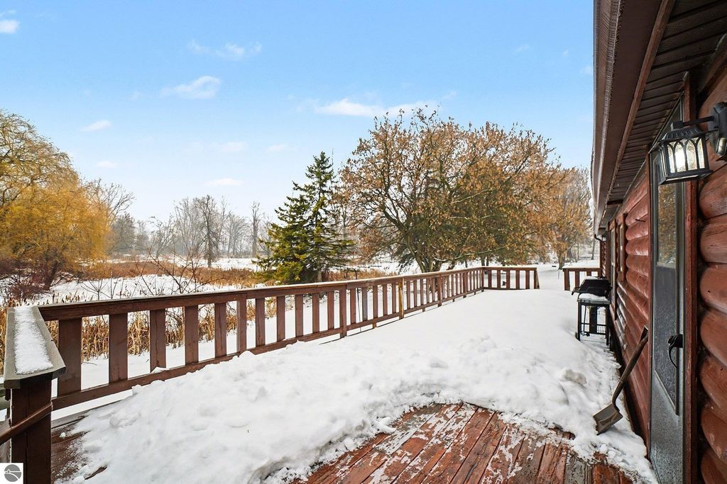 Image 28 of property listing at 1283 S Waldron Road, Crystal, MI 48818