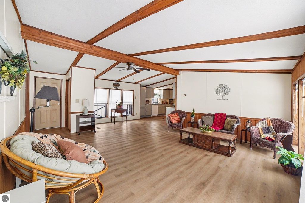 Image 4 of property listing at 1283 S Waldron Road, Crystal, MI 48818