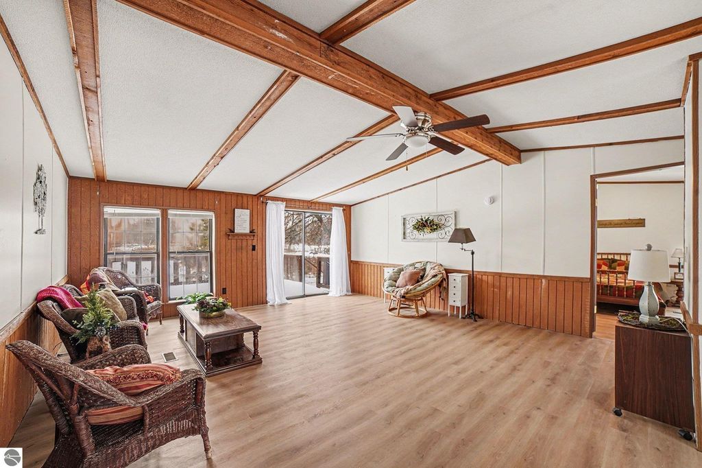 Image 6 of property listing at 1283 S Waldron Road, Crystal, MI 48818