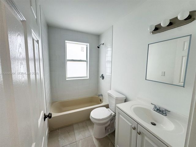 1631 NW 3 St 3, Miami, FL 33125