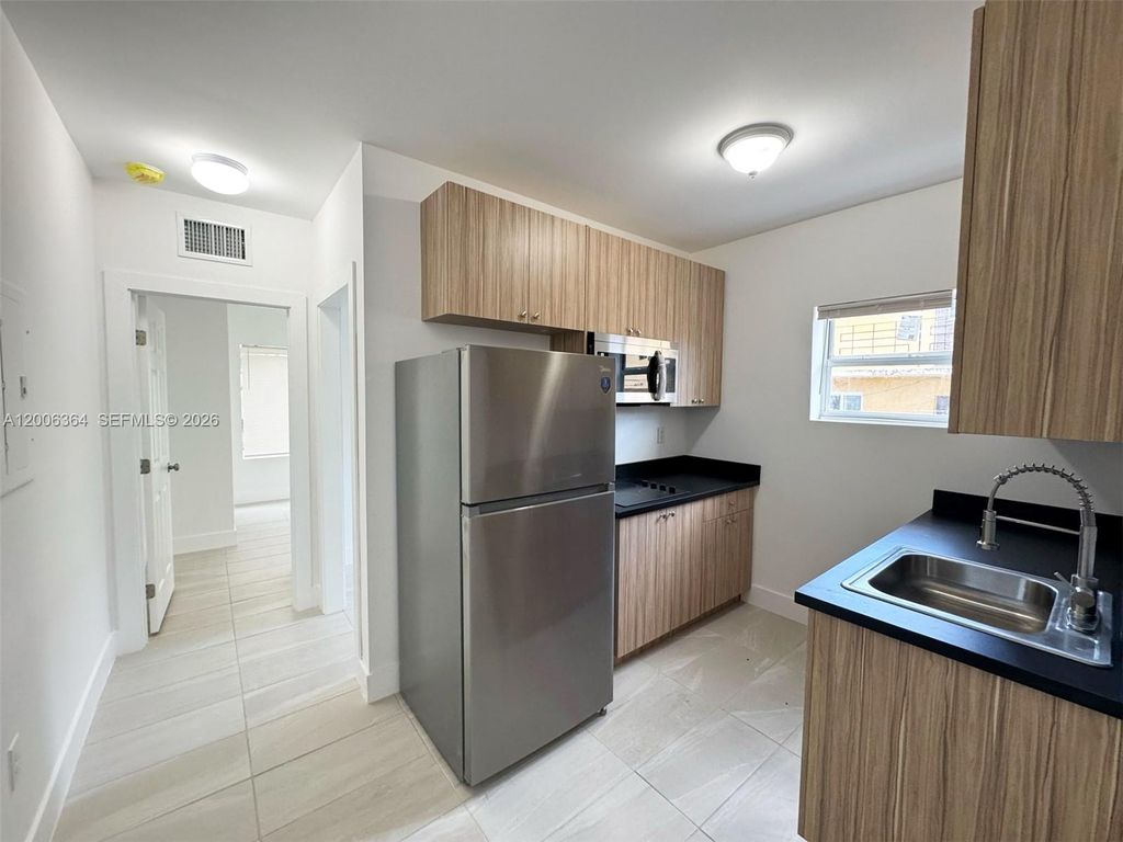 1631 NW 3 St 3, Miami, FL 33125