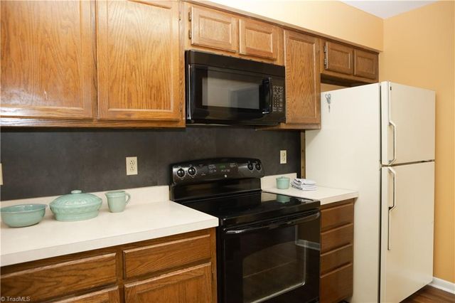 210 College Road 706, Greensboro, NC 27410