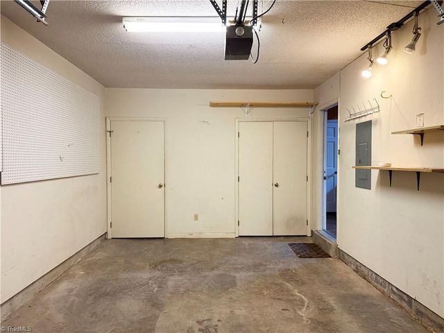 210 College Road 706, Greensboro, NC 27410