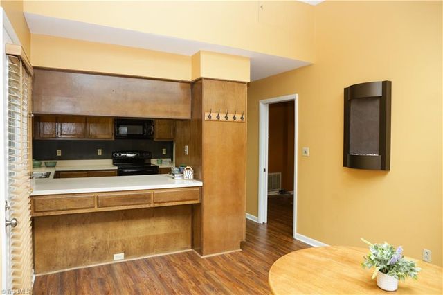 210 College Road 706, Greensboro, NC 27410