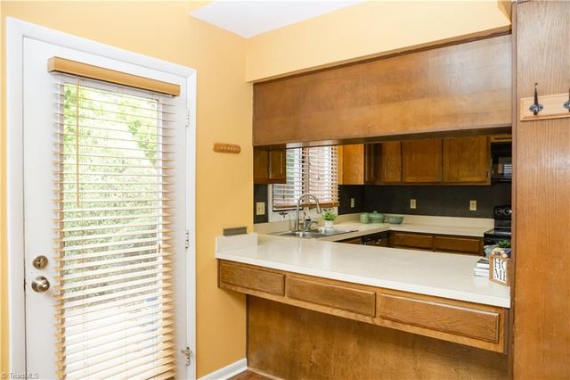 210 College Road 706, Greensboro, NC 27410