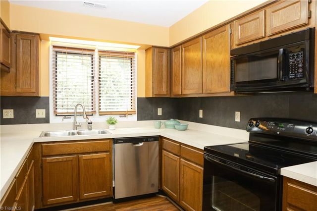 210 College Road 706, Greensboro, NC 27410
