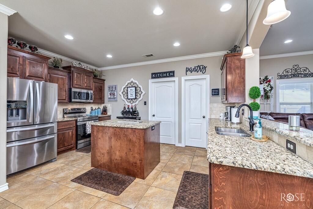 Image 5 of property listing at 4162 Kensington Creek, San Angelo, TX 76904