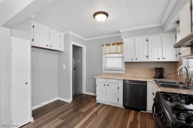 107 Renee Drive, Struthers, OH 44471