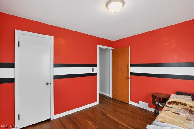 107 Renee Drive, Struthers, OH 44471