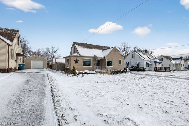 107 Renee Drive, Struthers, OH 44471