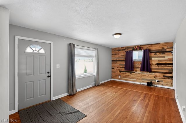 107 Renee Drive, Struthers, OH 44471