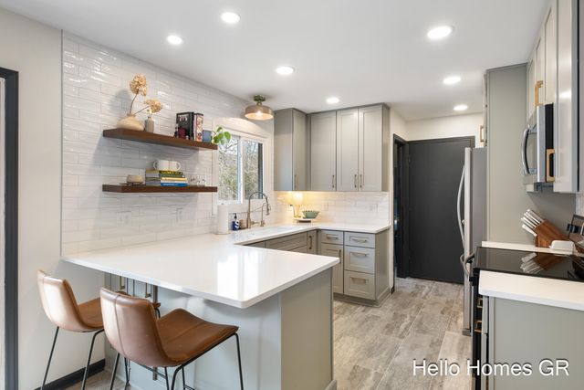 6506 Burger Drive Se, Cascade Twp, MI 49546