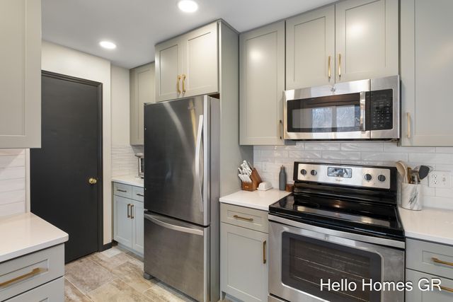 6506 Burger Drive Se, Cascade Twp, MI 49546